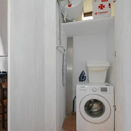Apartment Rooftop View Escape - 1 Minute To Center And Fast Wi-fi - Special Season Price For And June