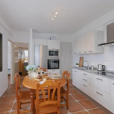 Rooftop View Escape - 1 Minute To Center And Fast Wi-fi - Special Season Price For And June Icod De Los Vinos