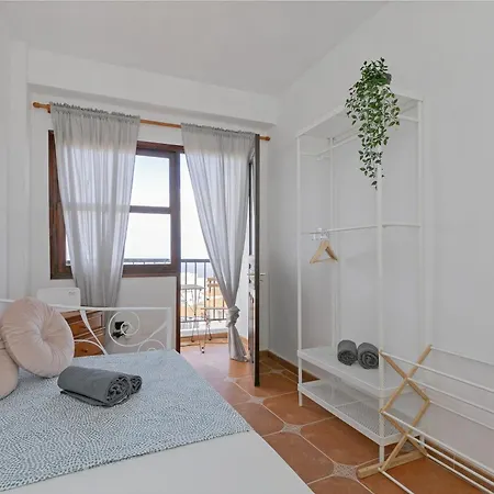 Apartment Rooftop View Escape - 1 Minute To Center And Fast Wi-fi *