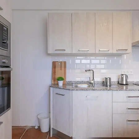 Apartment Rooftop View Escape - 1 Minute To Center And Fast Wi-fi *