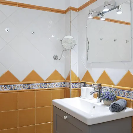 Apartment Rooftop View Escape - 1 Minute To Center And Fast Wi-fi *