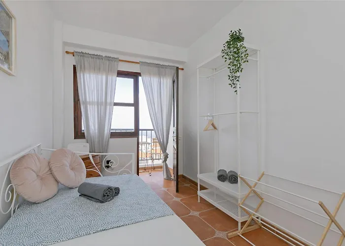 Апартаменты Rooftop View Escape - 1 Minute To Center And Fast Wi-fi *